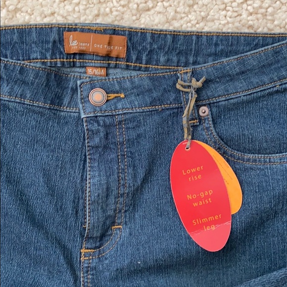 Lee Women’s True Fit Slimming Silhouette Denim Jeans Size 15/16 NWT - Picture 3 of 4